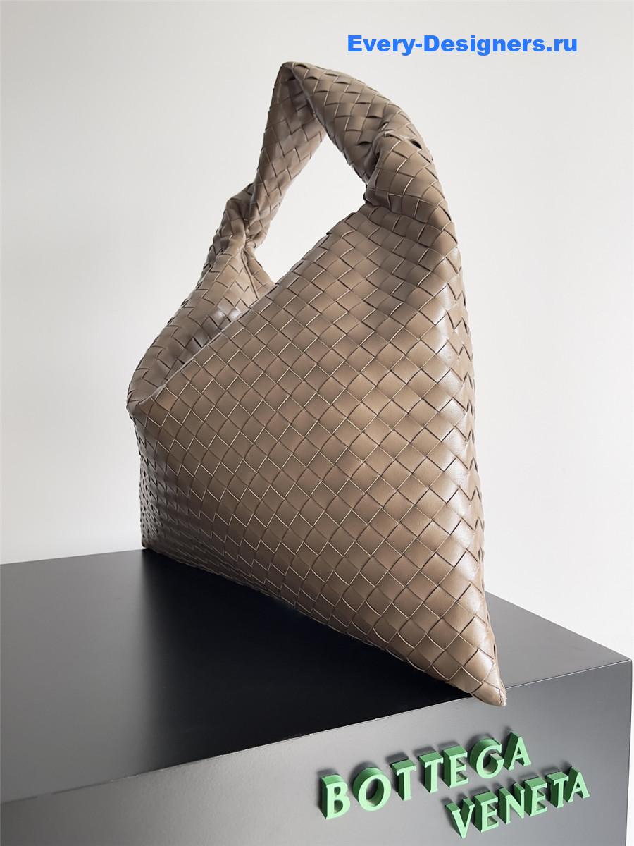 b0tt*ga Ven*ta hop large leather tote bag in beige