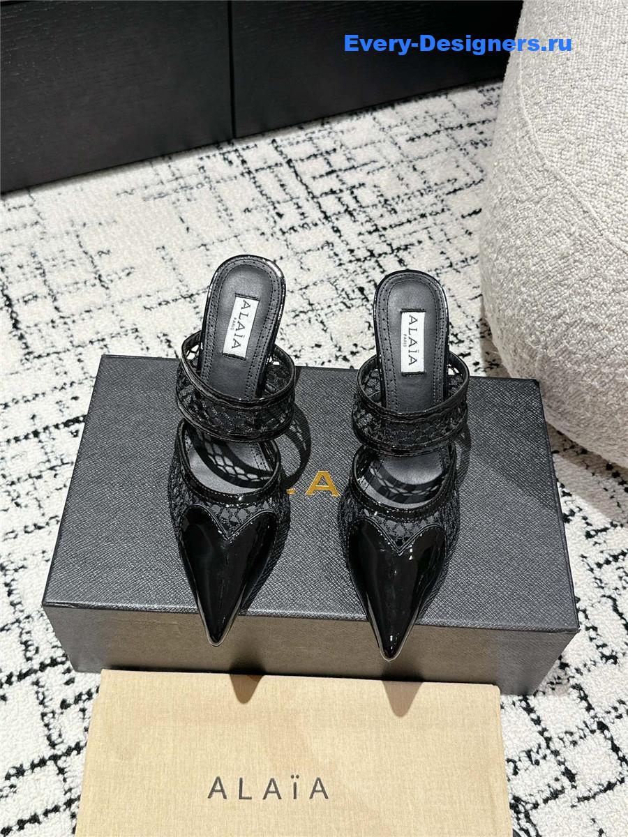 Alaia Le Coeur 90mm Leather Pumps in Black