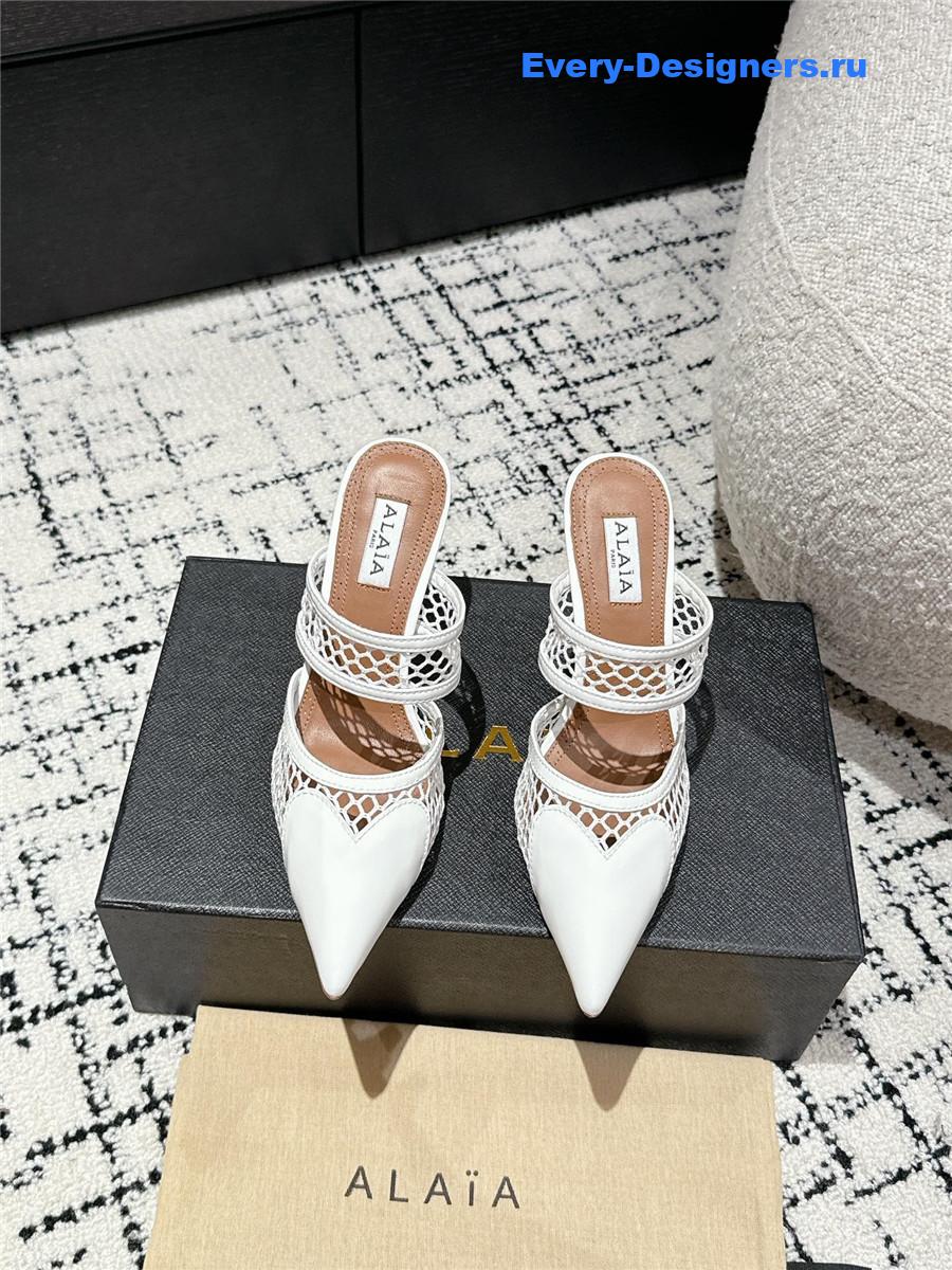 Alaia Le Coeur 90mm Leather Pumps in White