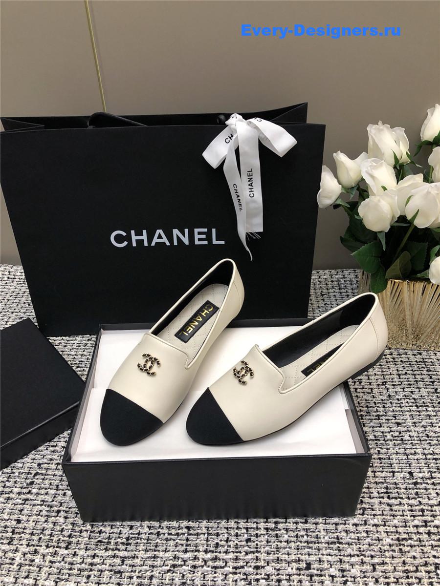 Ch**el white silk lambskin cc logo flat loafers