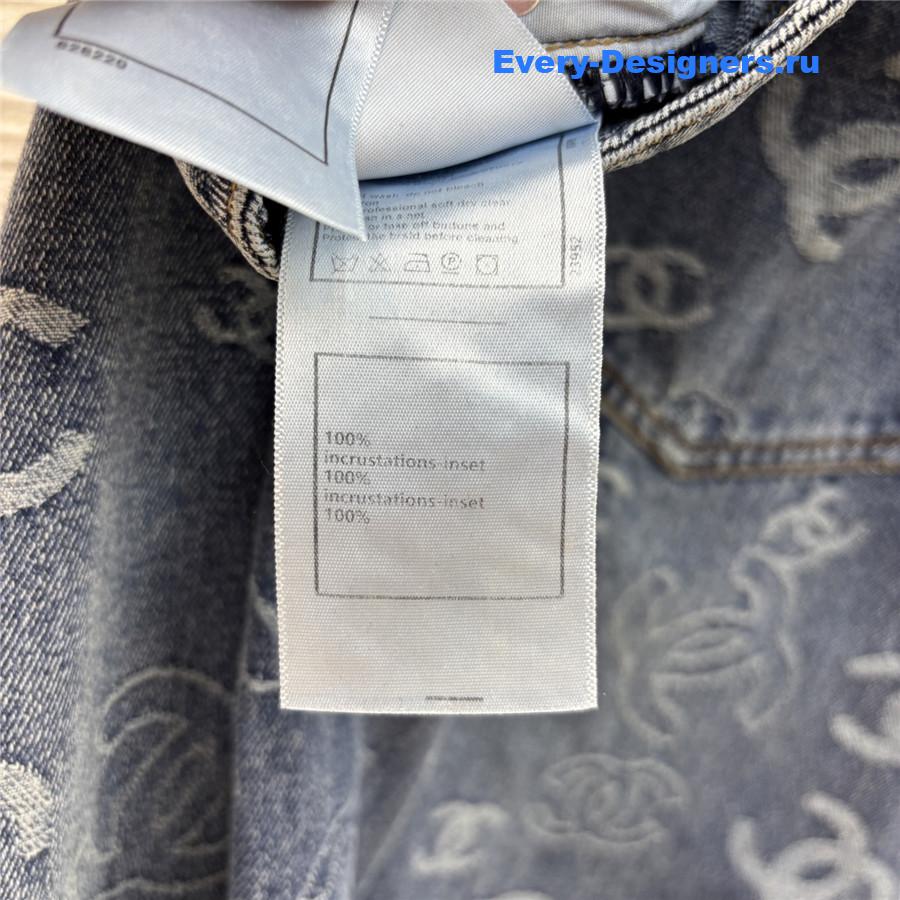 Ch**el lettering print straight jeans