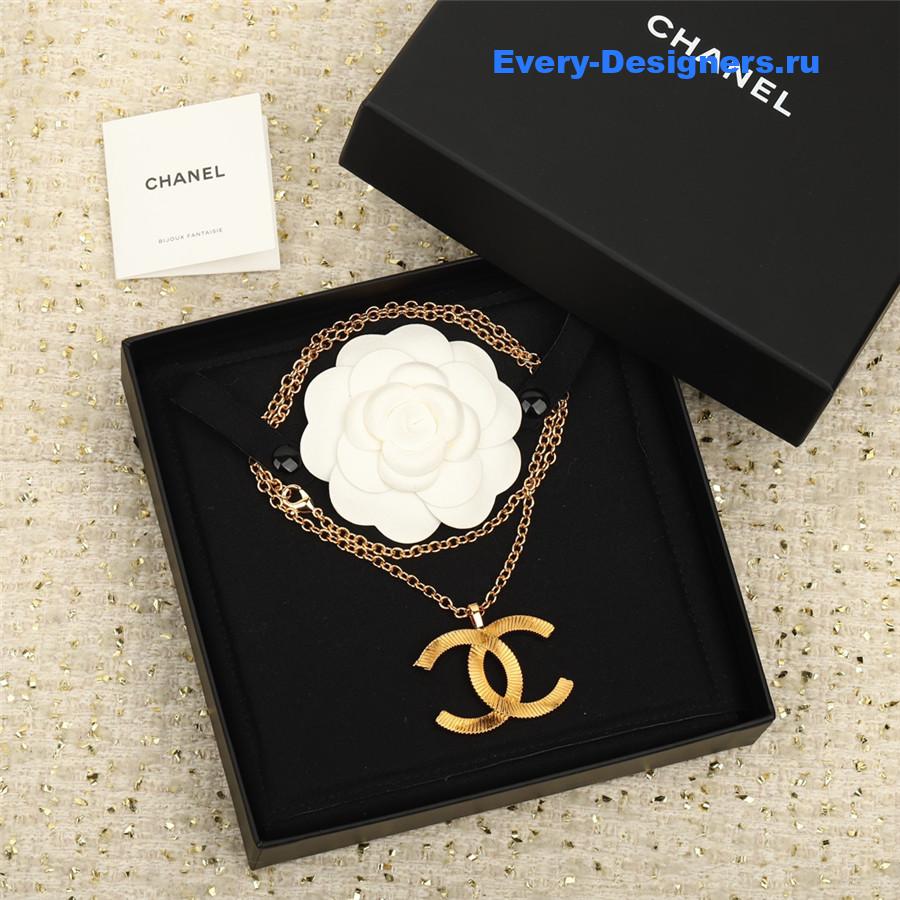 Ch**el cc logo necklace