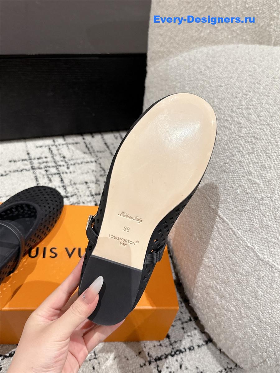 l0vis Vvtt0n perforated romy flat ballerina in black