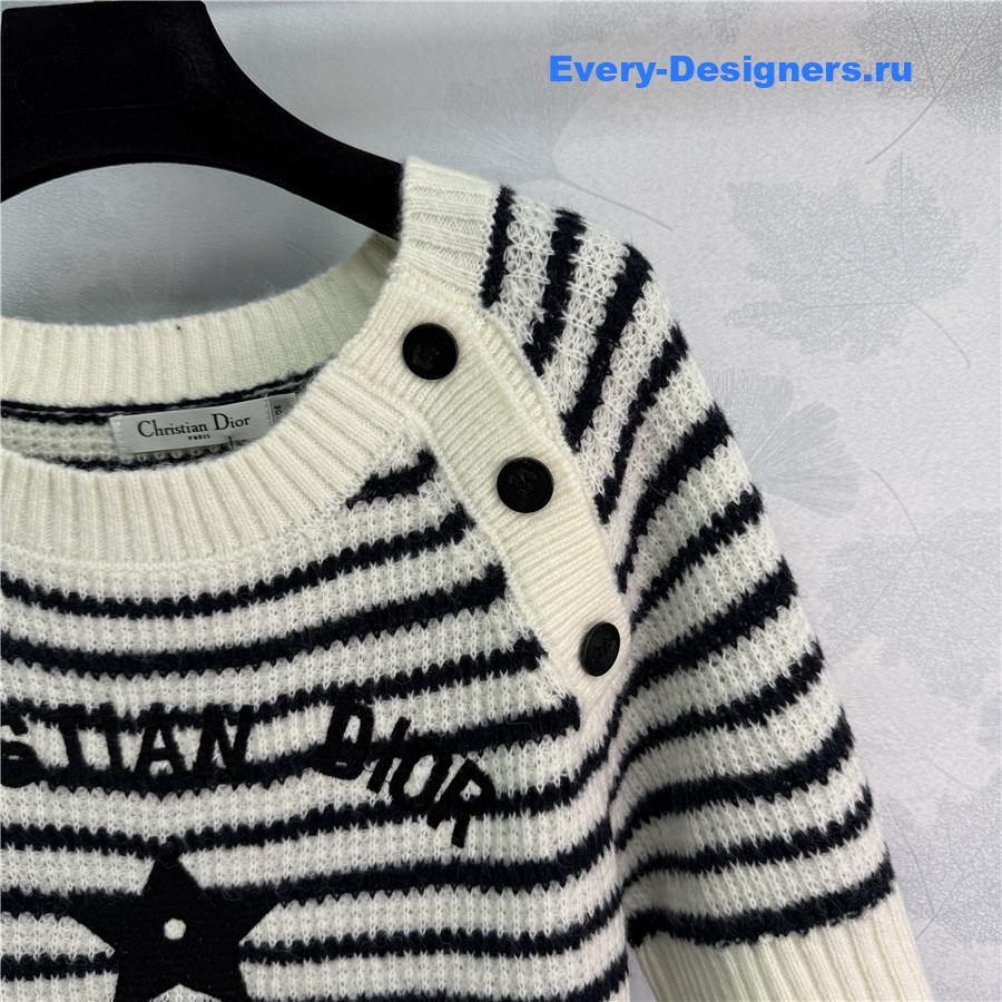 D10r logo knitted crew neck sweater
