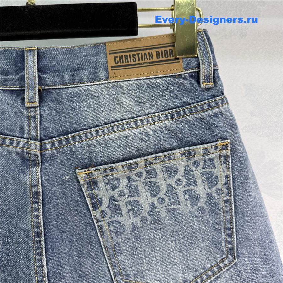 D10r logo denim shorts