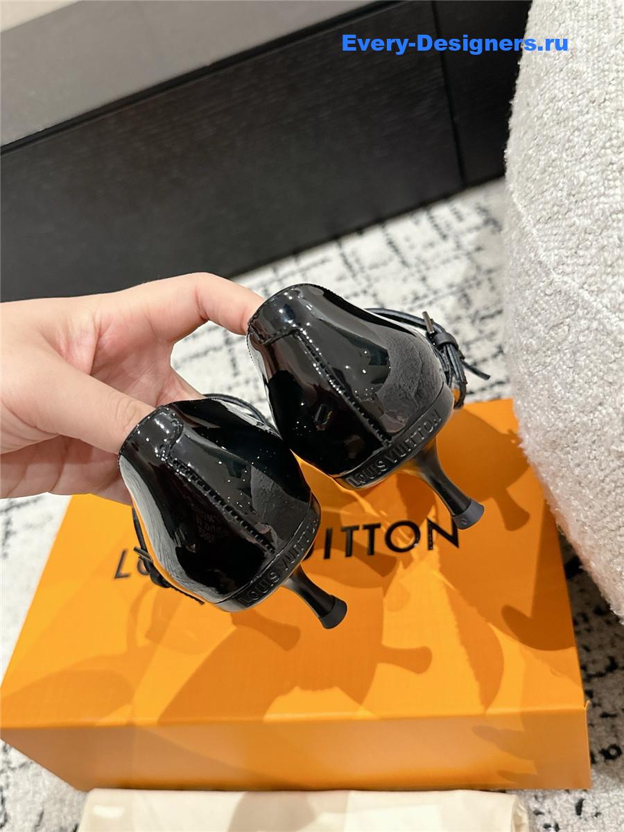 l0vis Vvtt0n 6am pointed toe heels