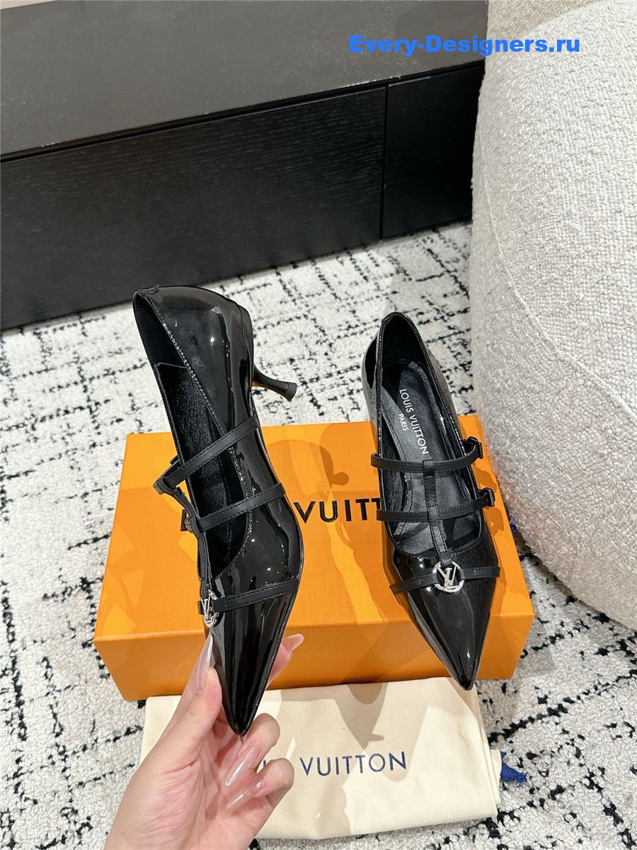 l0vis Vvtt0n 6am pointed toe heels