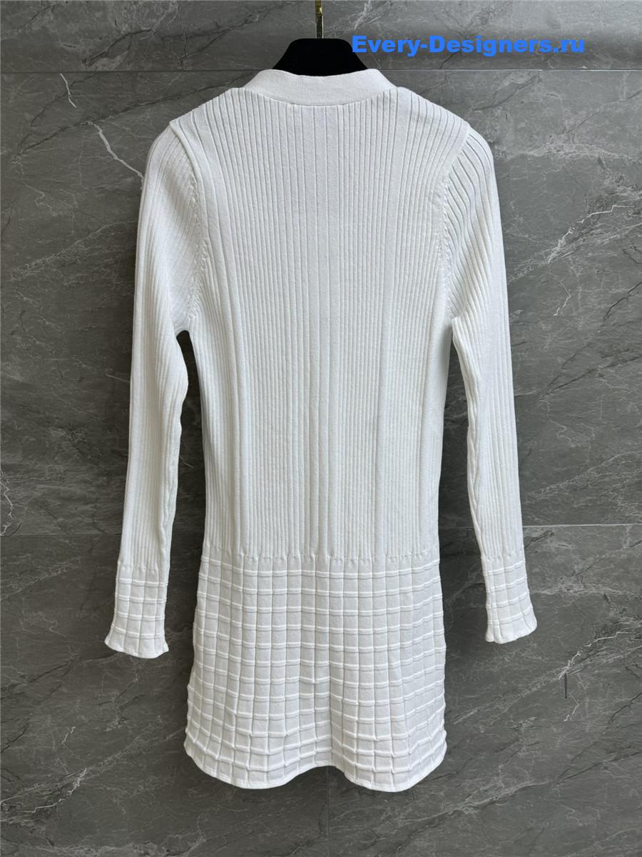 Ch**el v-neck long-sleeved knitted dress