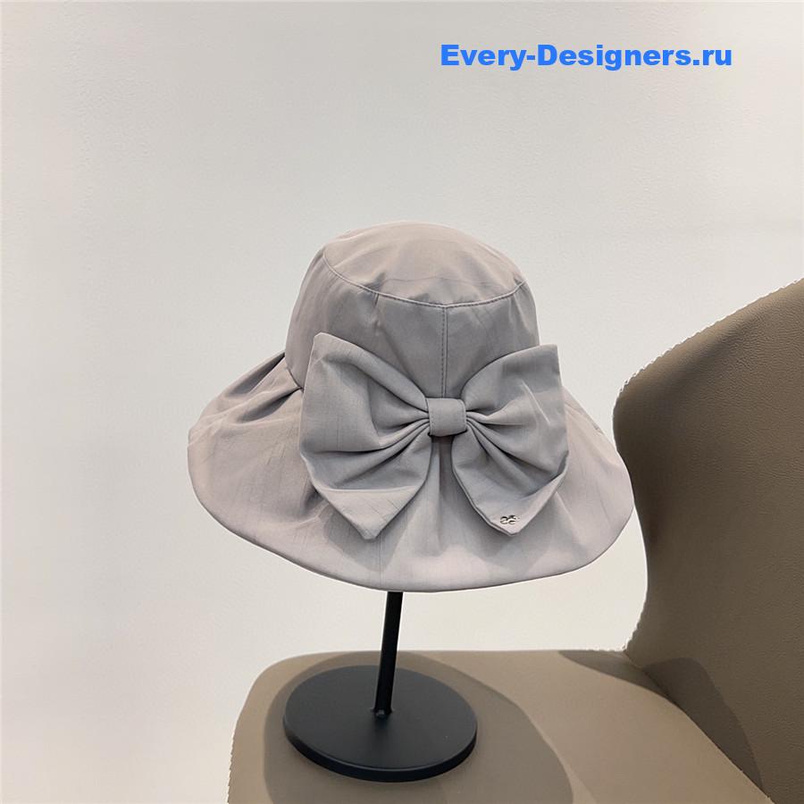 Sa1nt Lau*nt bucket hat for women