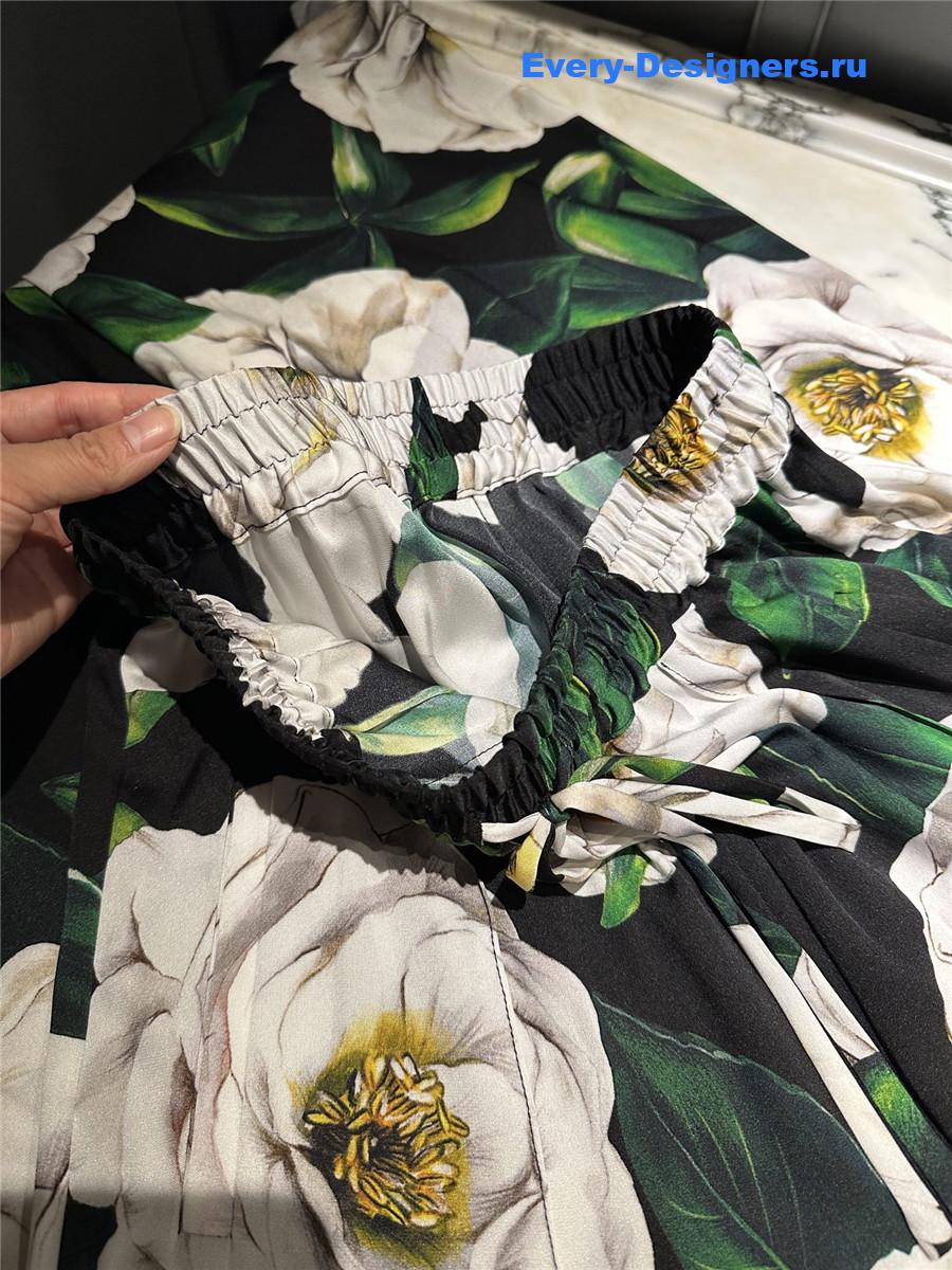Dolce & Gabbana Black Silk Pants with Floral Pattern