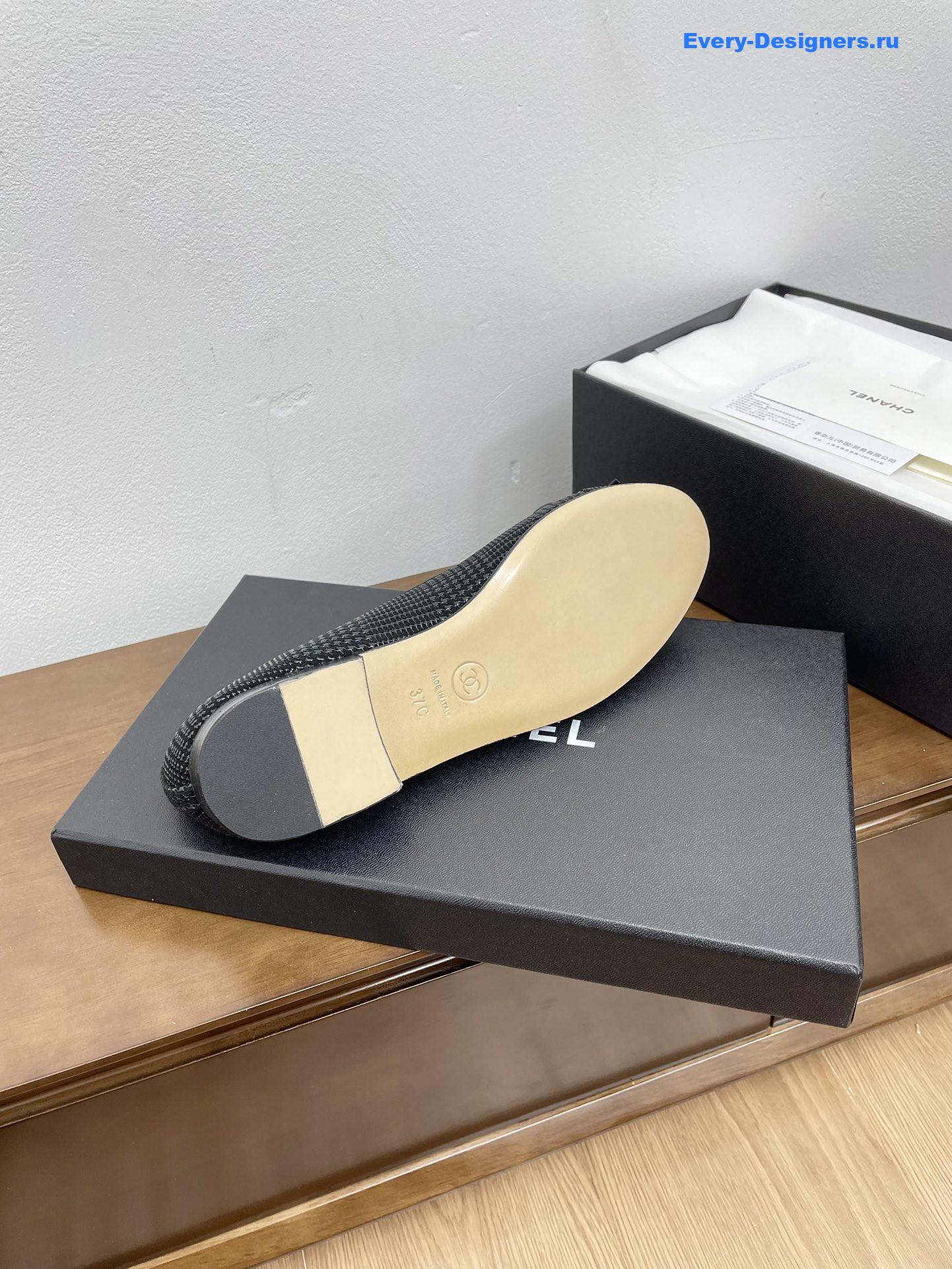 Ch**el lambskin cap toe cc ballerina flats