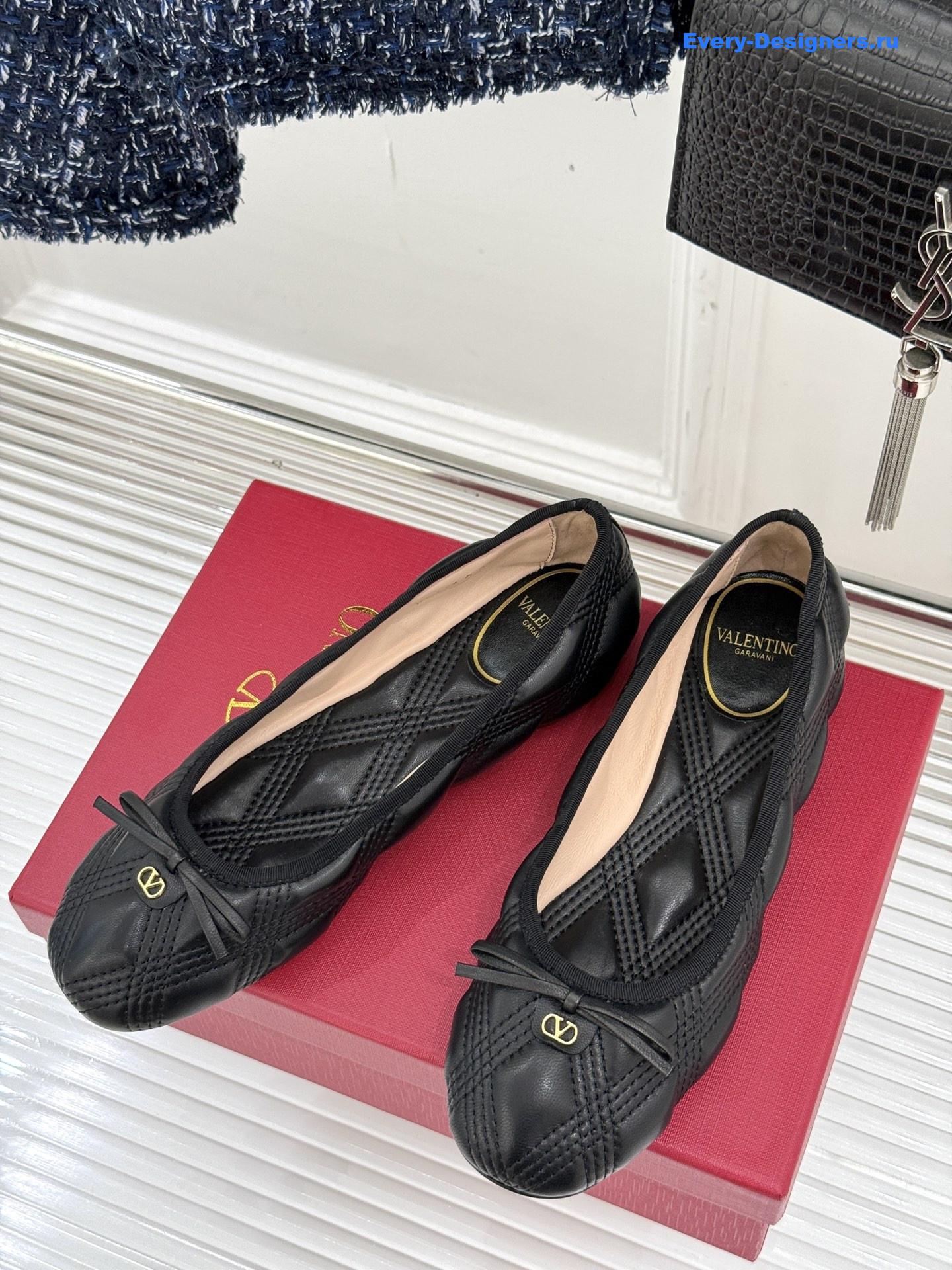 Va1e*ntin0 garavani black quiltie 67 ballerina flats