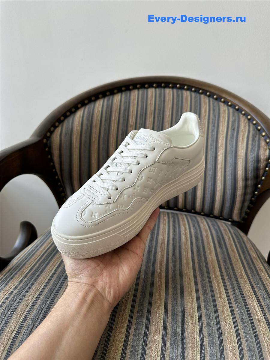 l0vis Vvtt0n lv groovy sneakers in white