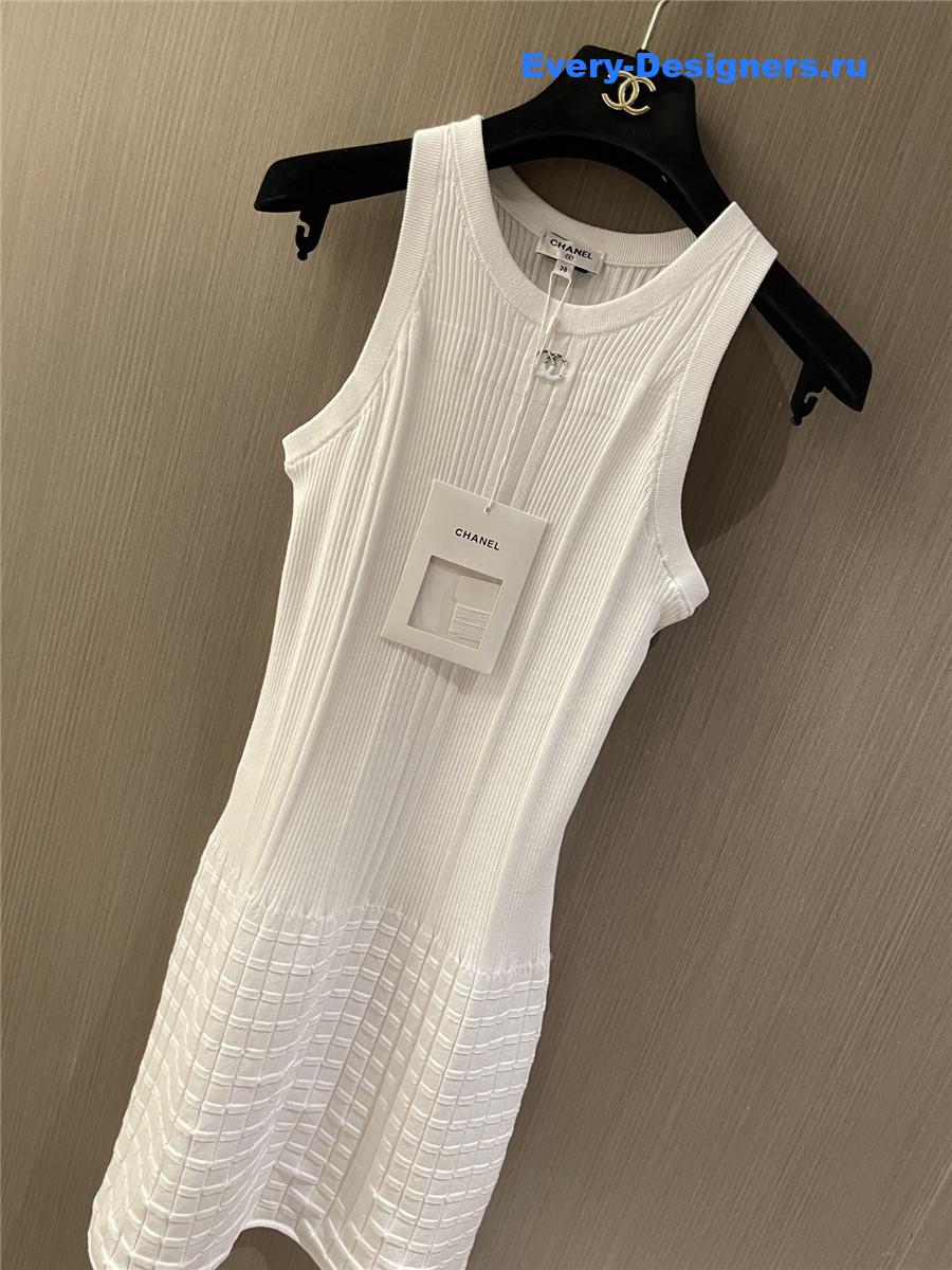 Ch**el white u-neck sleeveless knitted dress