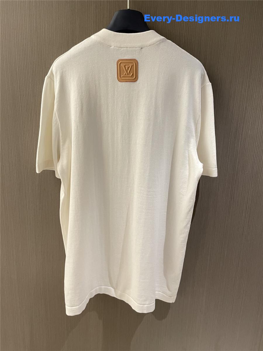 l0vis Vvtt0n vvn patch crewneck