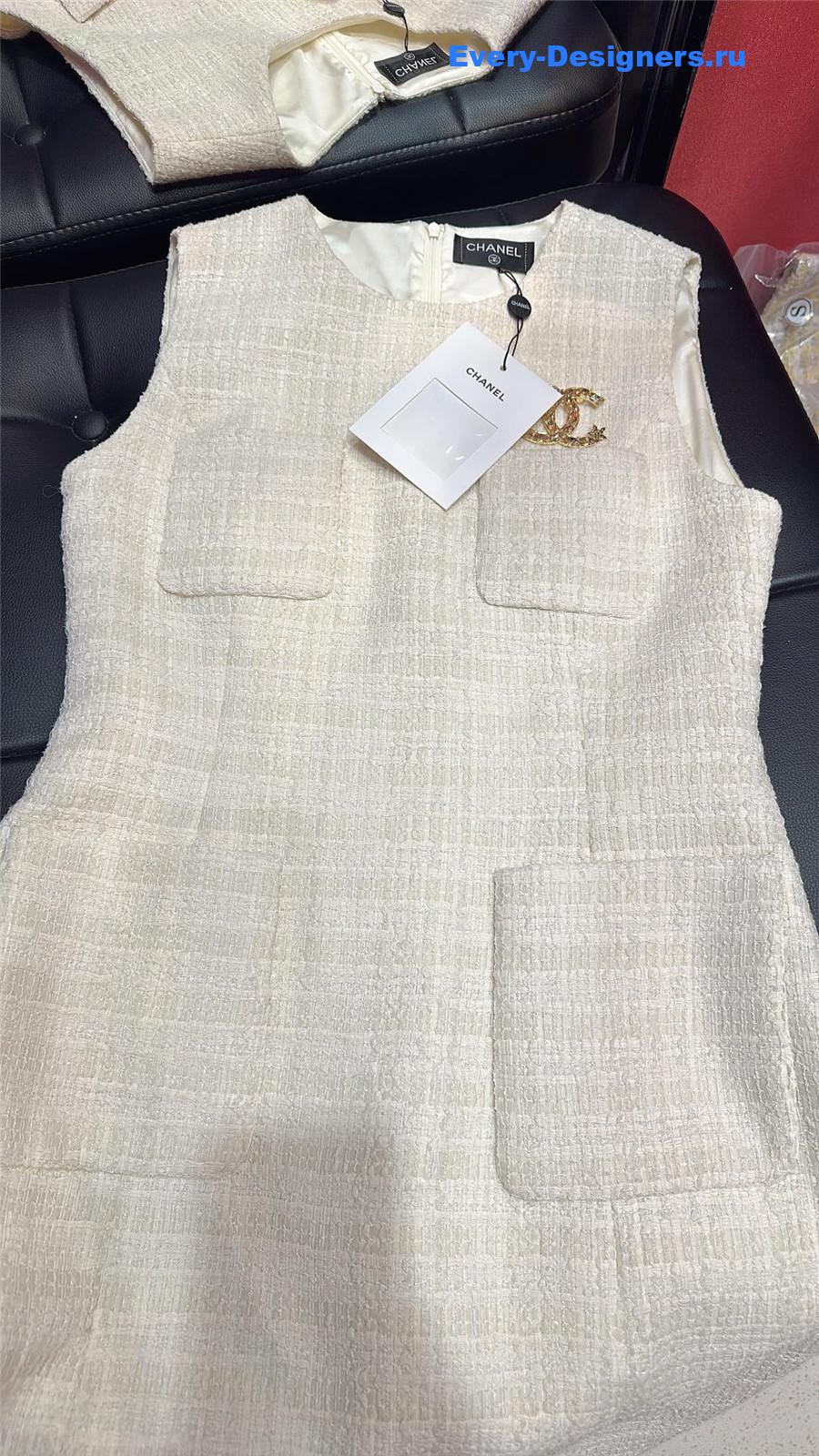 Ch**el sleeveless tweed dress