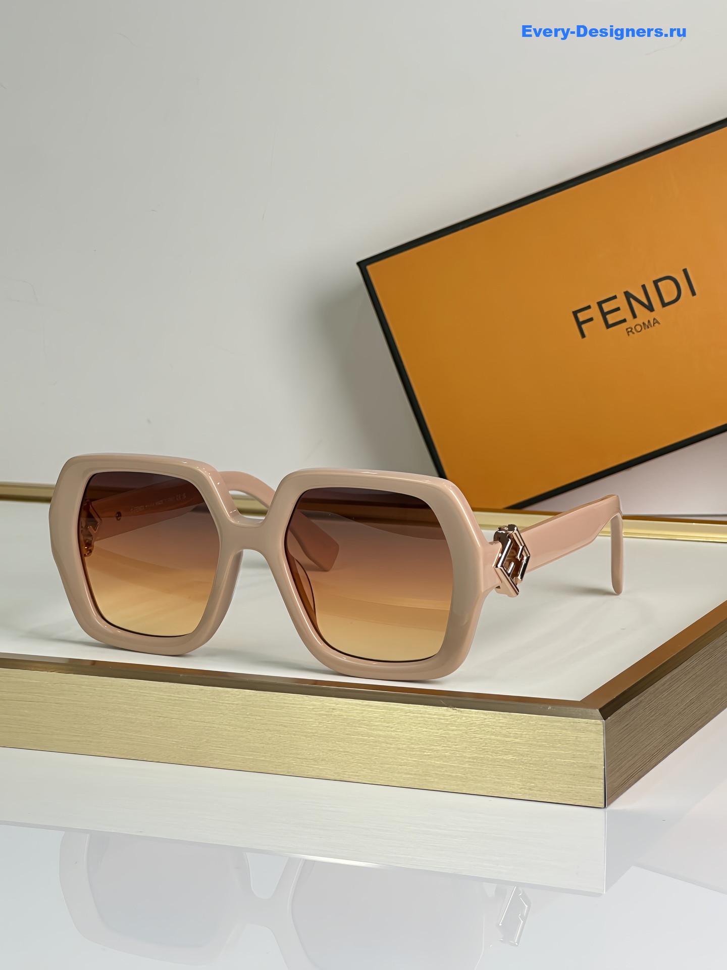 F**di fd40139 square sunglasses