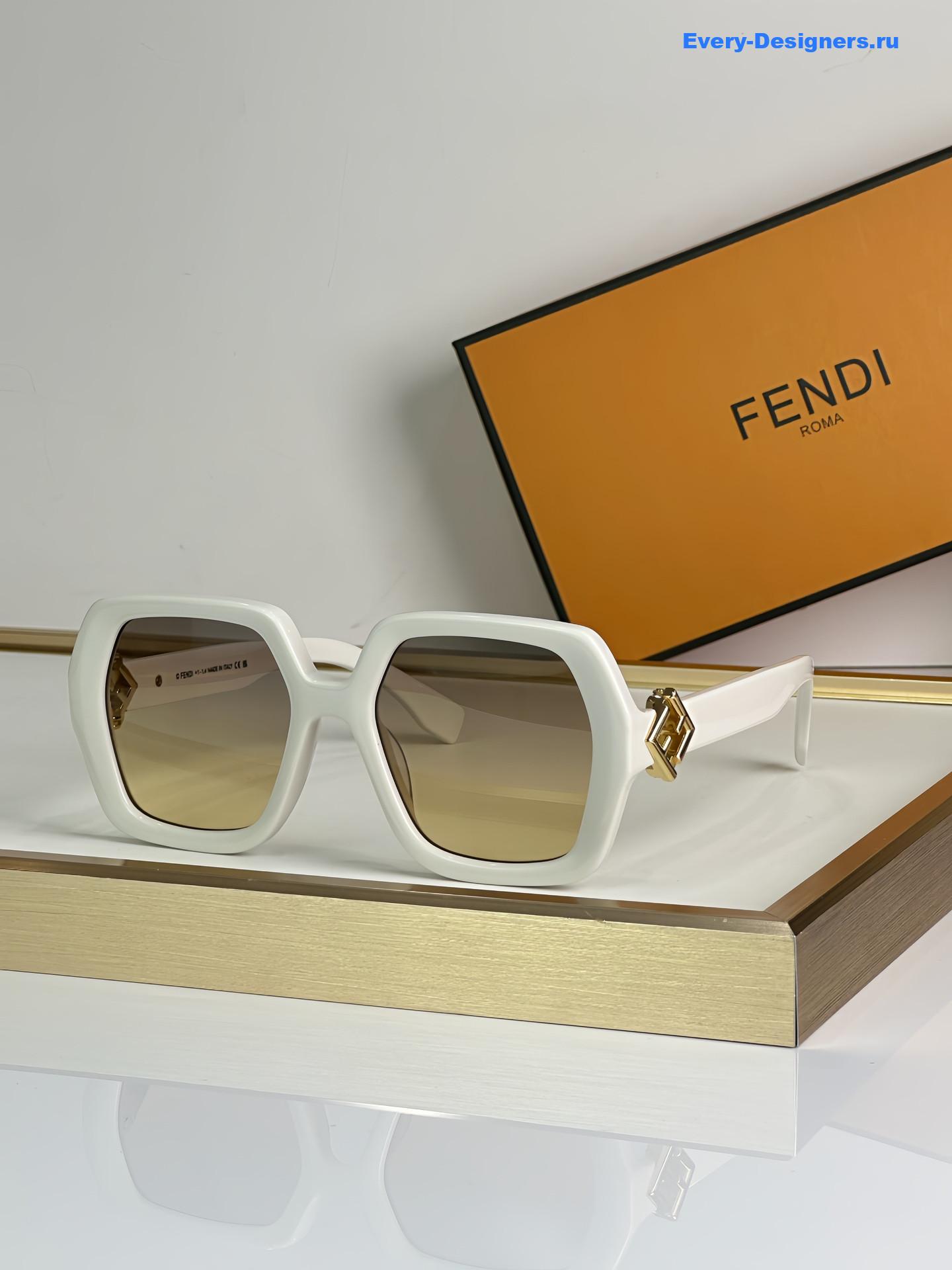 F**di fd40139 square sunglasses