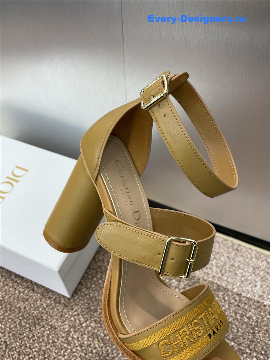 D10r dway green heeled sandals