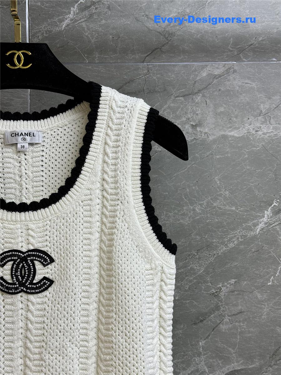 Ch**el hollow knit vest