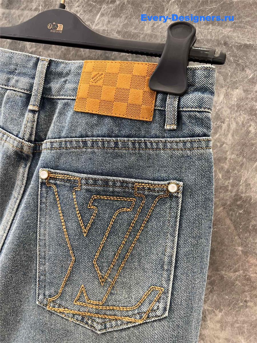 l0vis Vvtt0n embroidered denim shorts