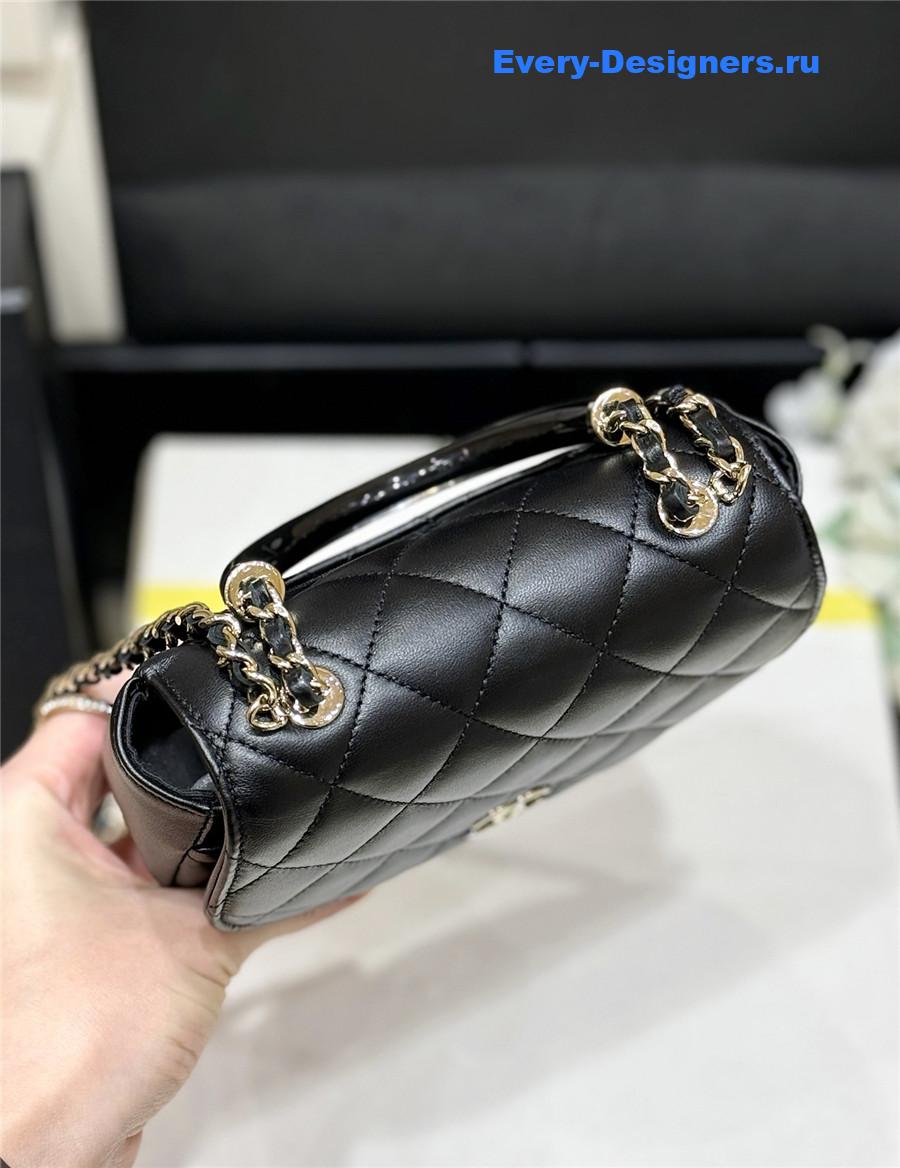 Ch**el black classic clutch with chain