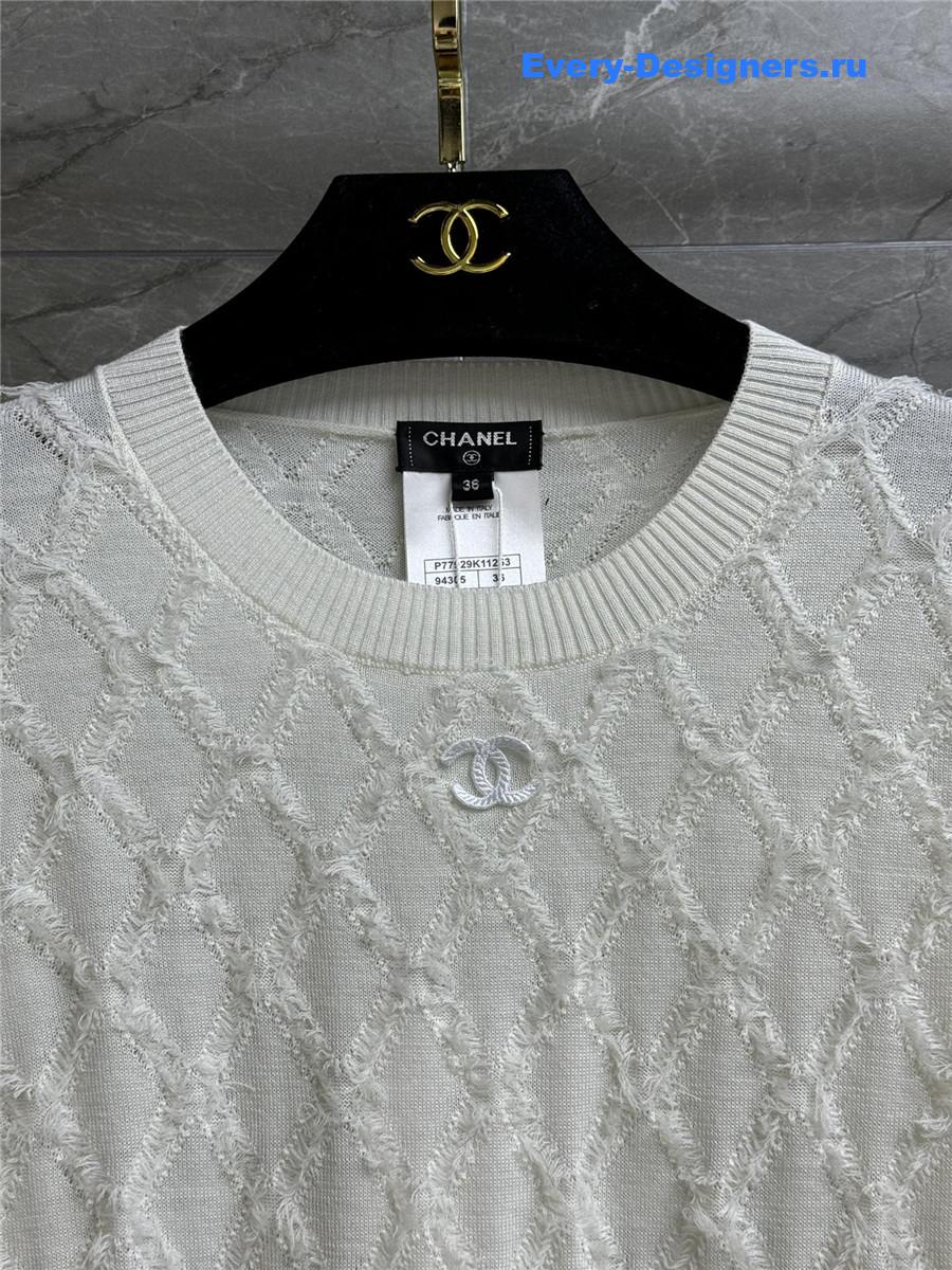 ch**el white D1am0nd cardigan