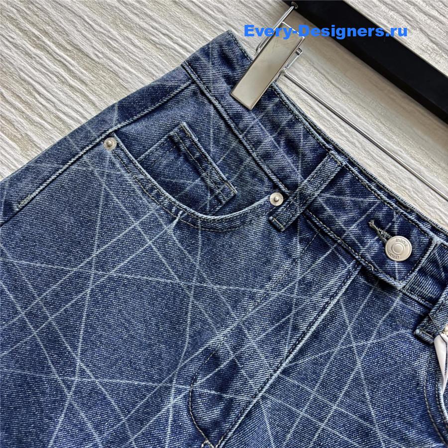 D10r bee embroidery denim shorts