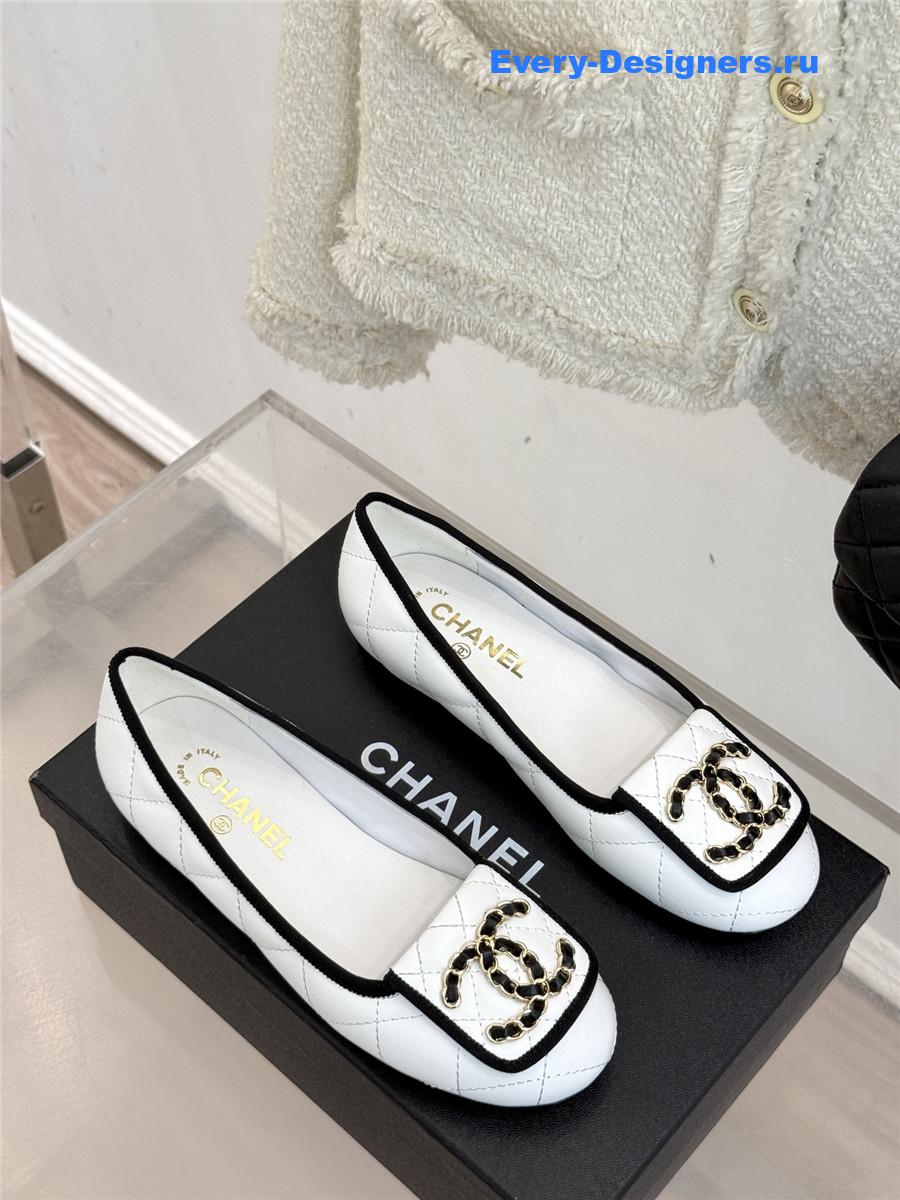 ch**el white D1am0nd chain ballet flats