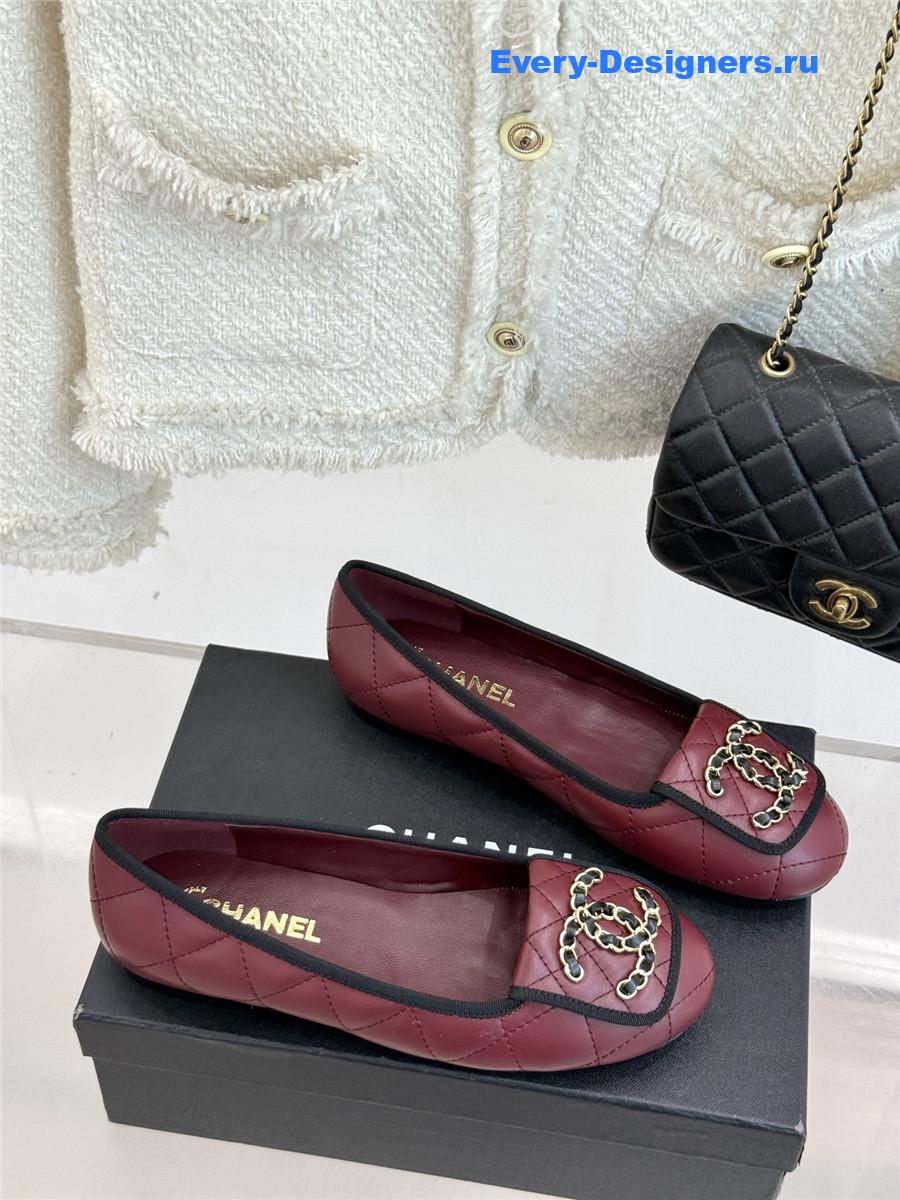 ch**el burgundy D1am0nd chain ballet flats