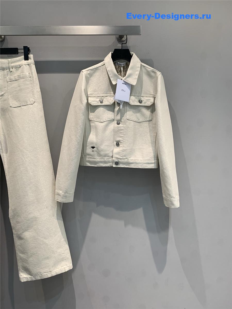 D10r bee embroidered denim jacket