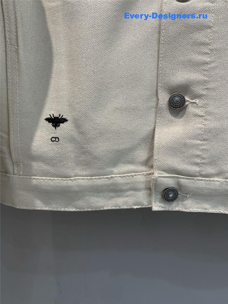 D10r bee embroidered denim jacket