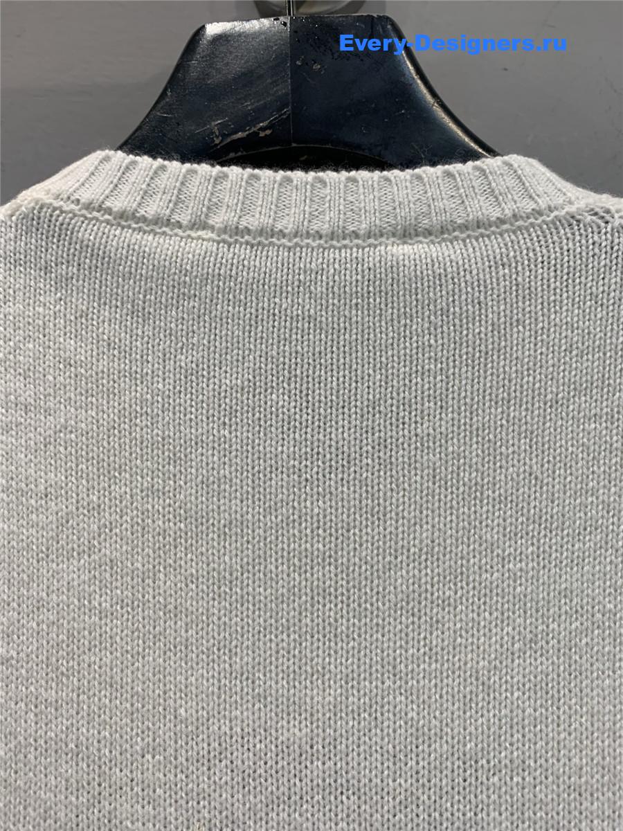 D10r white cashmere sweater