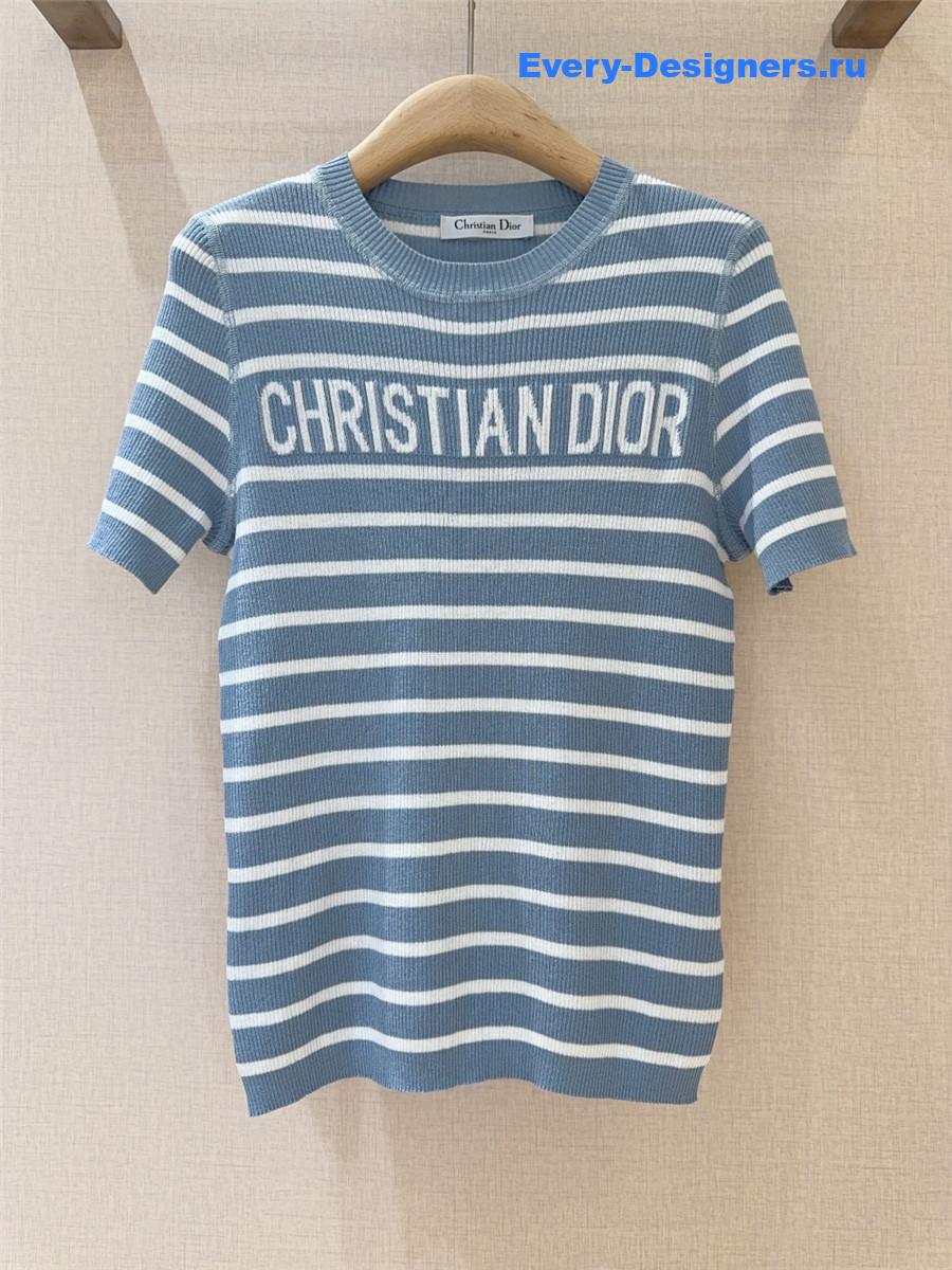 D10r blue white striped knit top