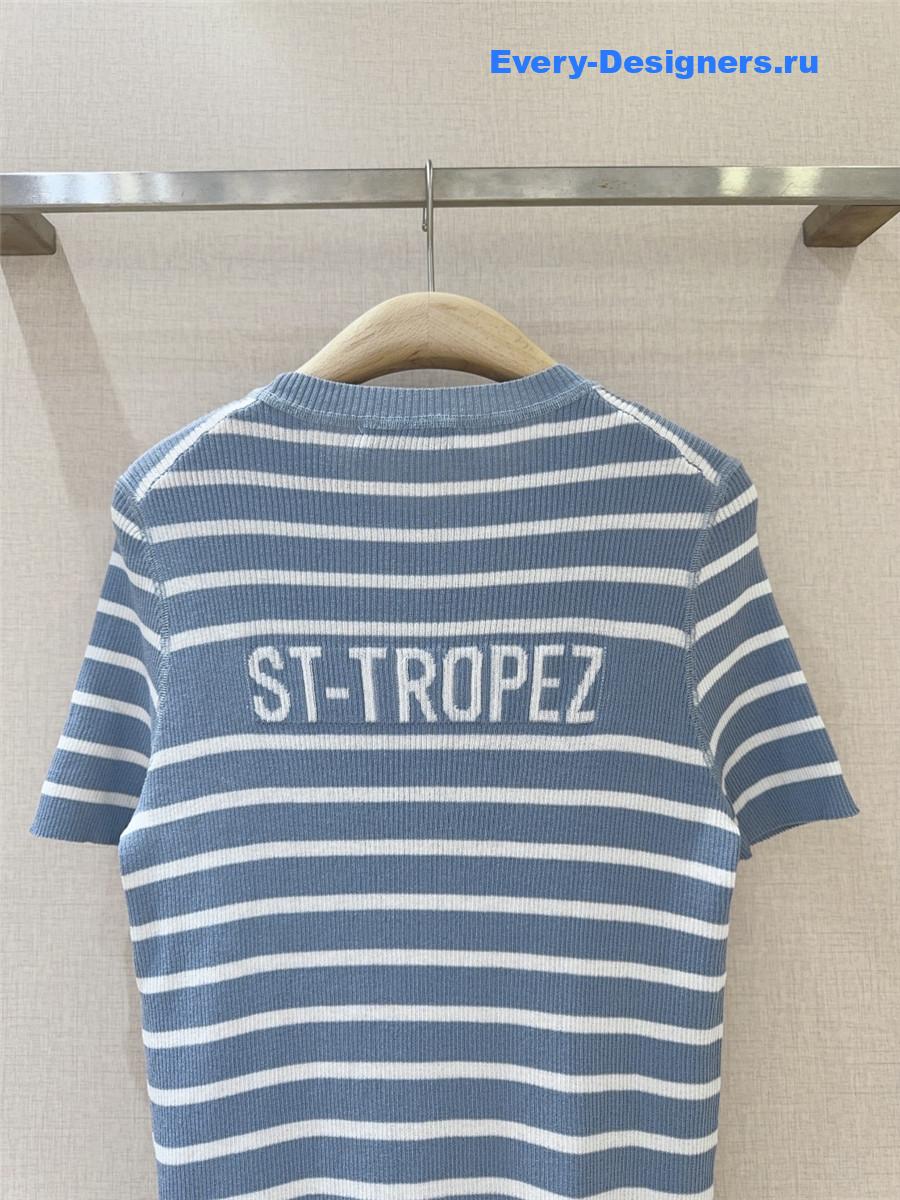 D10r blue white striped knit top