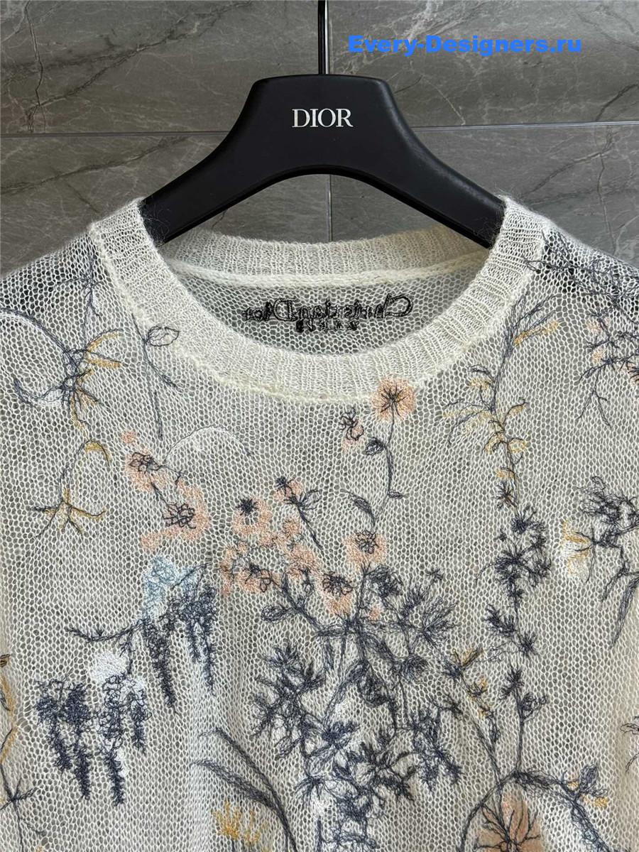 D10r floral embroidered sweater