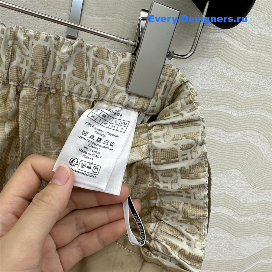 D10r oblique skort
