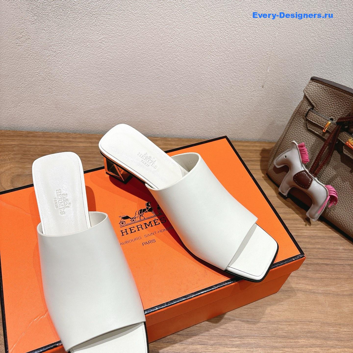 H**me5 white suede helia mules