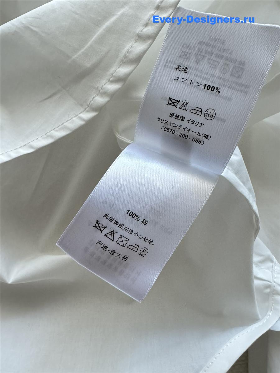 D10r white honey bee shirt