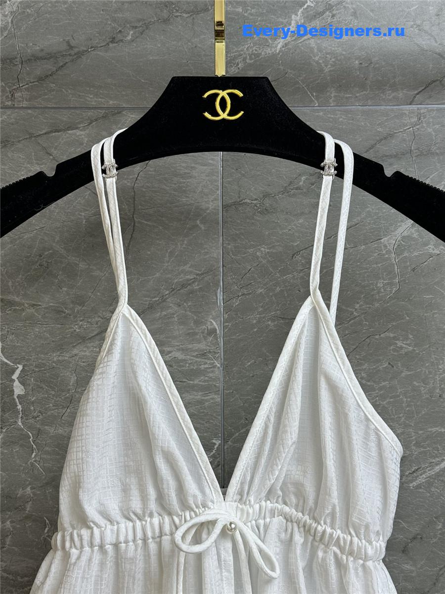 Ch**el white v-neck bow camisole