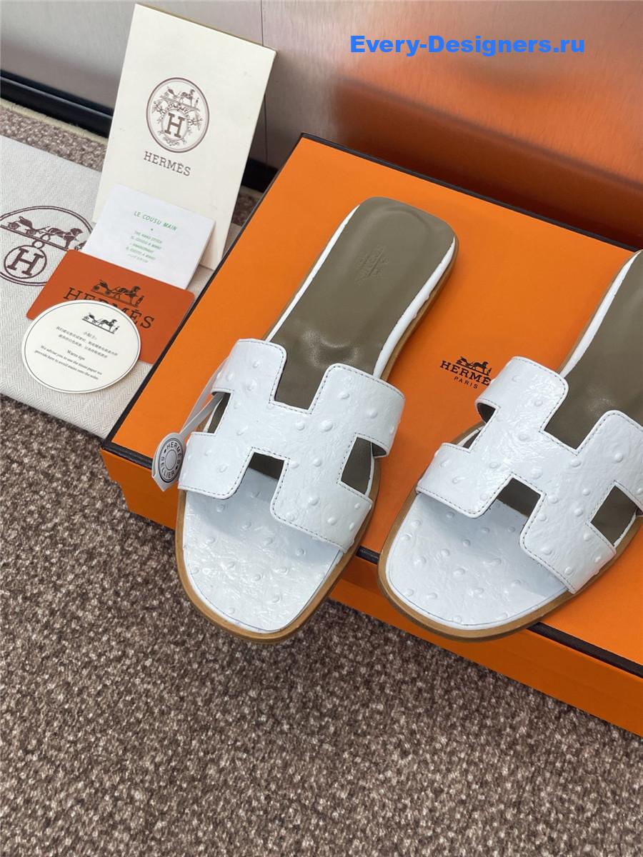 H**me5 white ostrich oran sandals