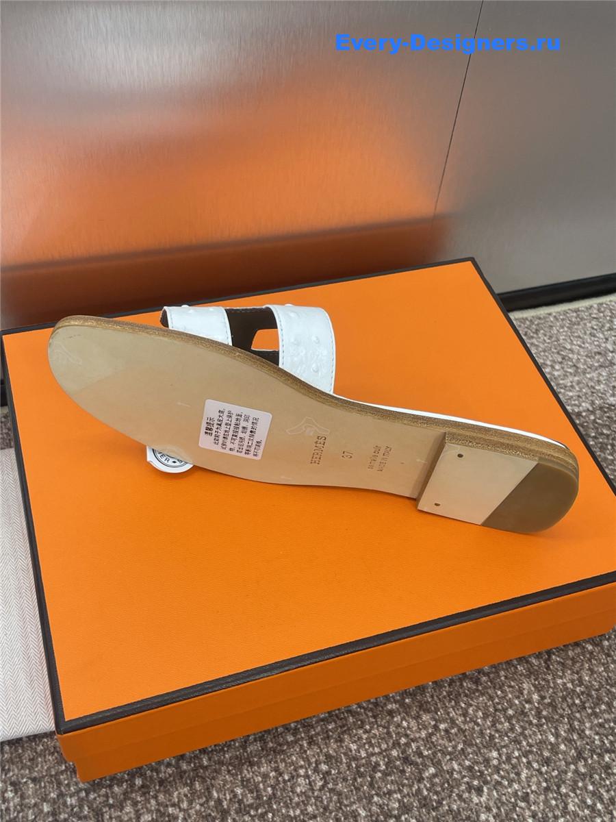 H**me5 white ostrich oran sandals