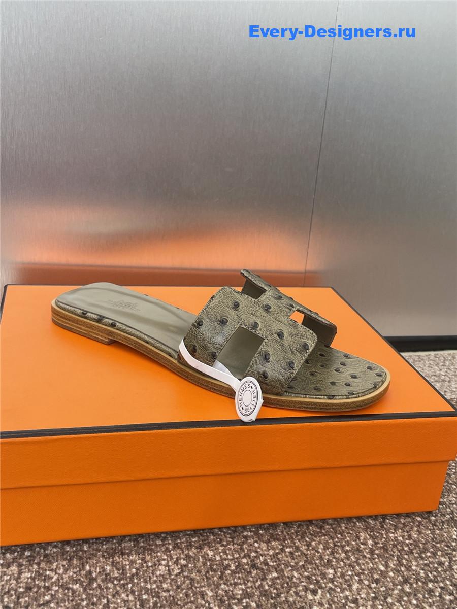 H**me5 grey ostrich oran sandals