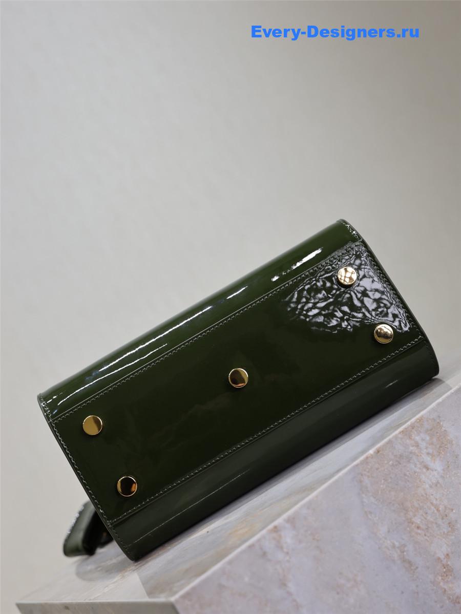 Sa1nt Lau*nt green sac de jour bag