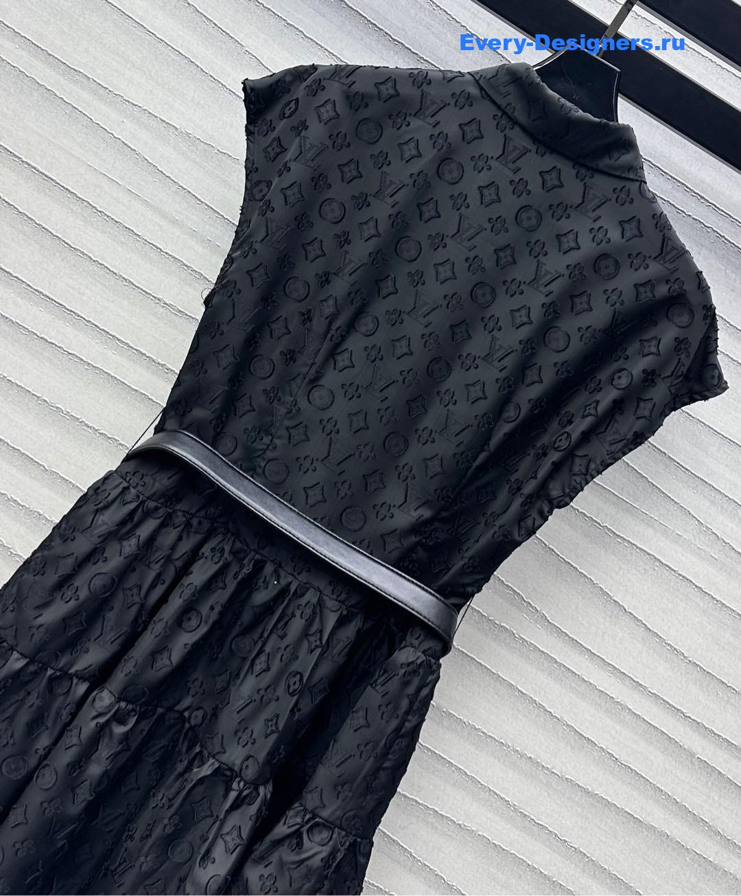 l0vis Vvtt0n black short-sleeved shirt dress
