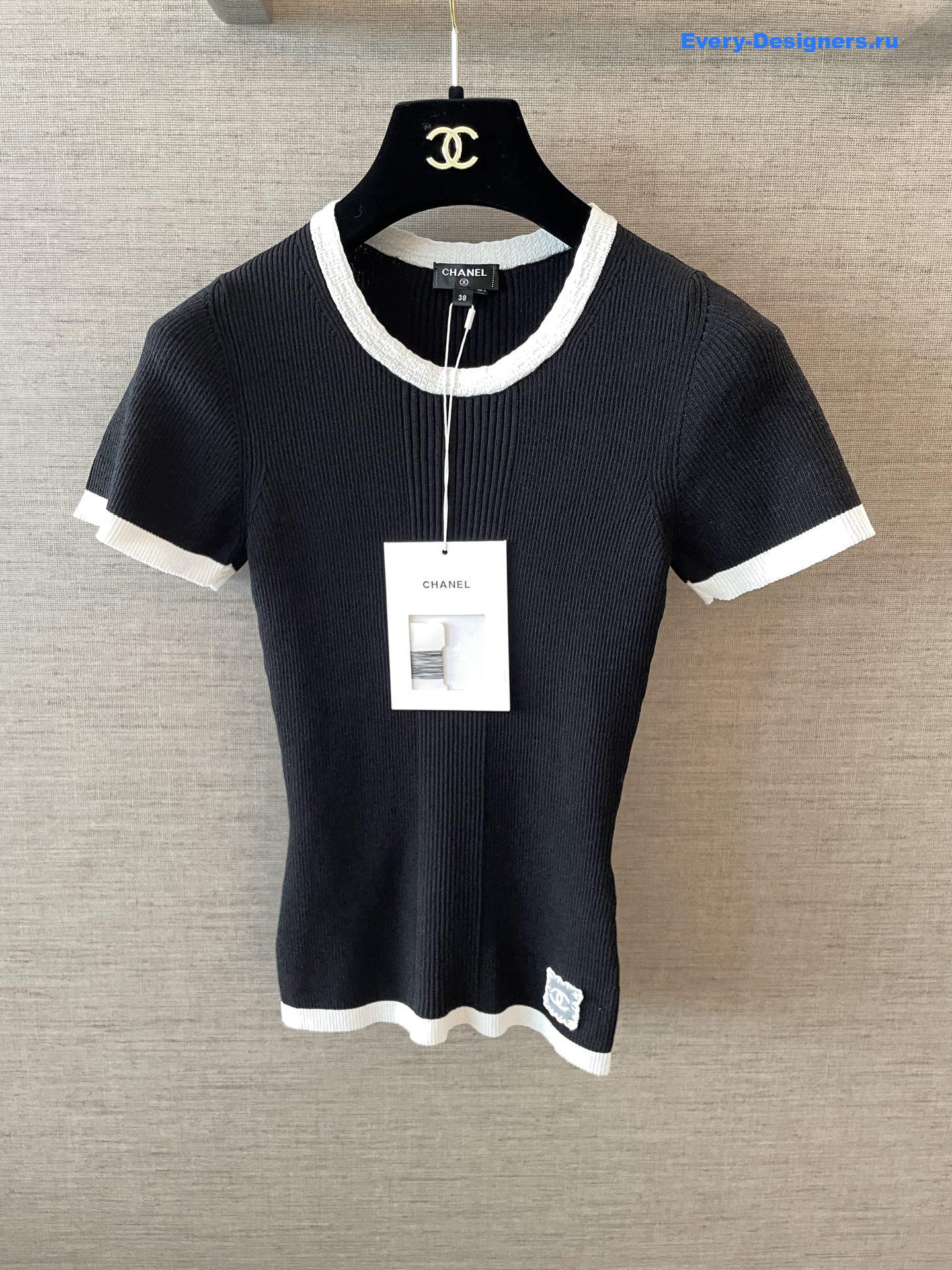 Ch**el black embroidered t-shirt