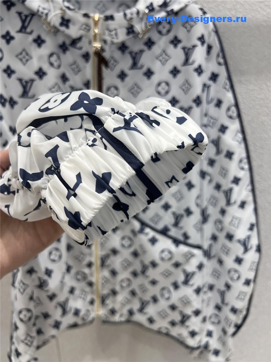 l0vis Vvtt0n monogram parka in white