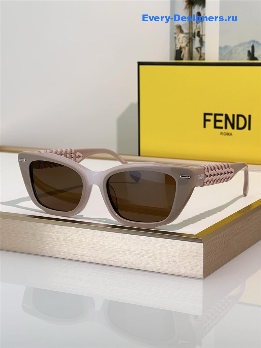 F**di fe40171i sunglasses