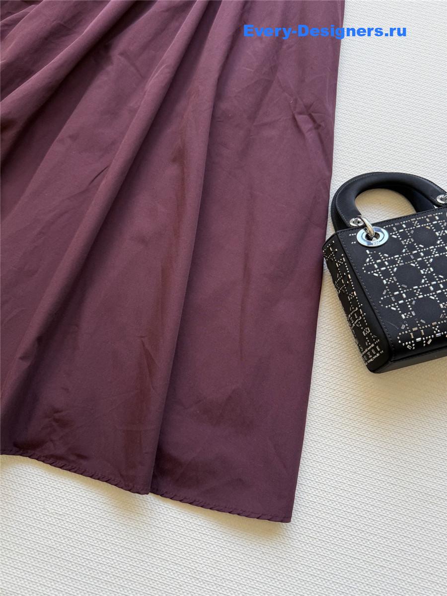 D10r sleeveless pleated burgundy mini dress
