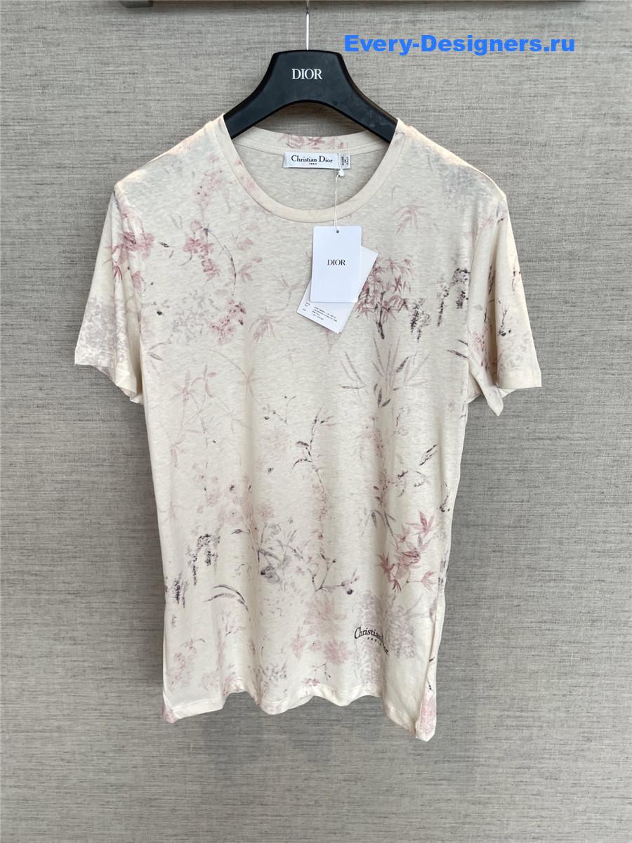 D10r flower spike t-shirt